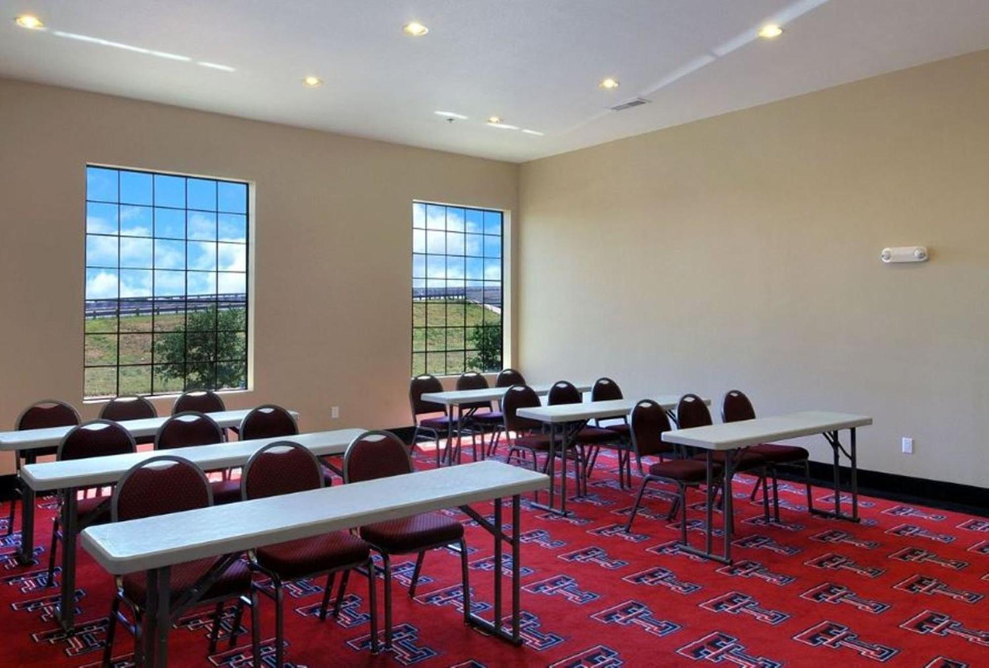 Days Inn By Wyndham Lubbock South Instalações foto